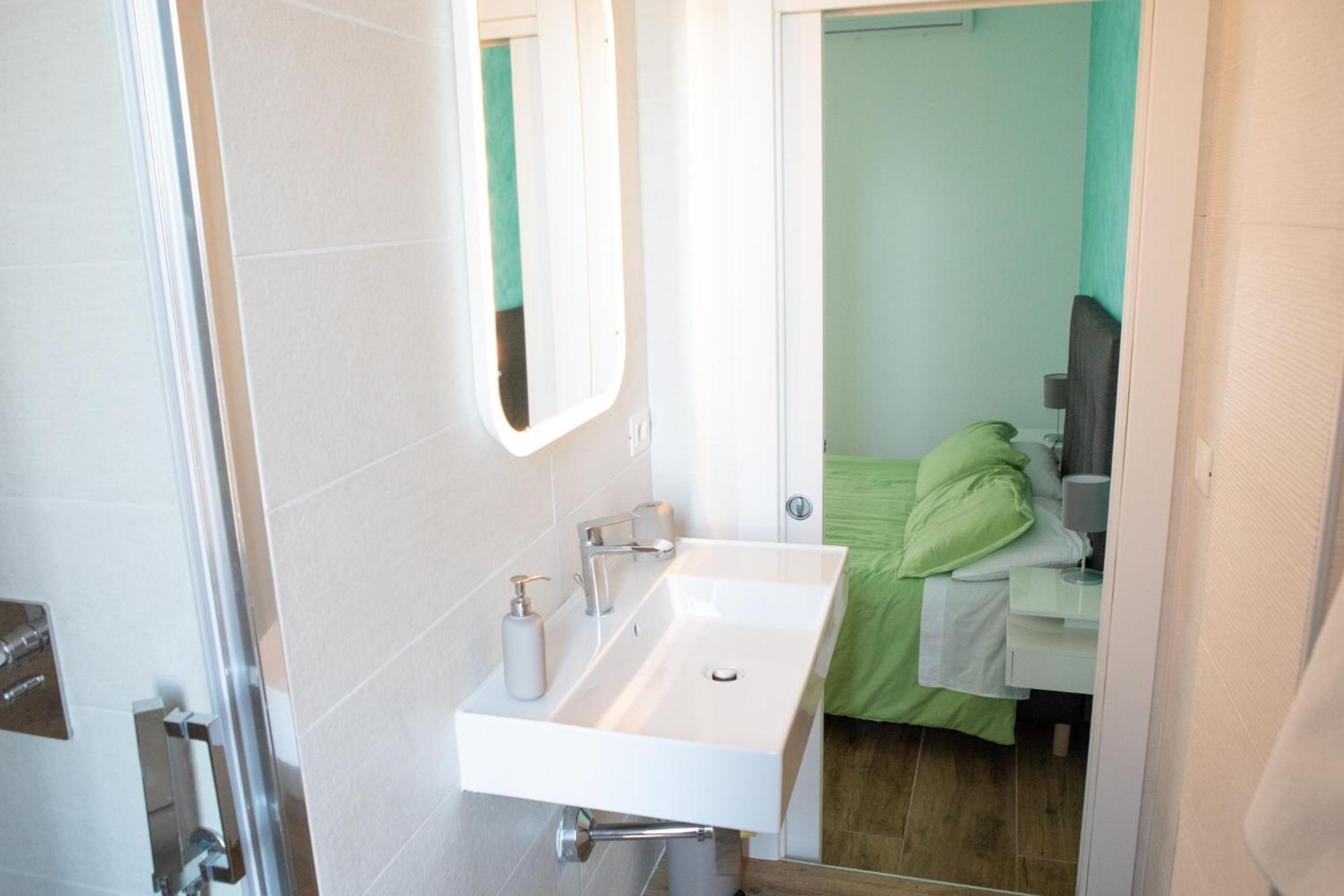 B&B Pietre Preziose Σαλέρνο Εξωτερικό φωτογραφία